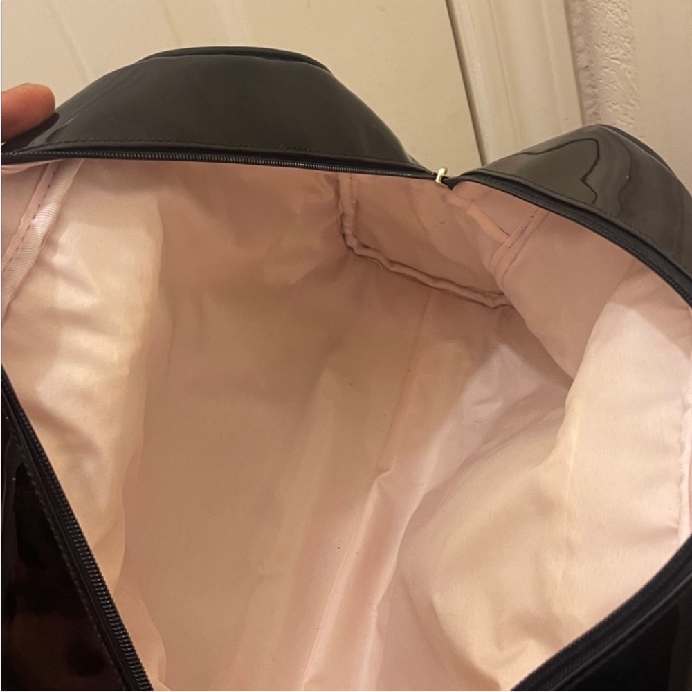 Elegant Nicki Minaj Black Patent Leather Bag with Gold Accents - Picture 15 of 15